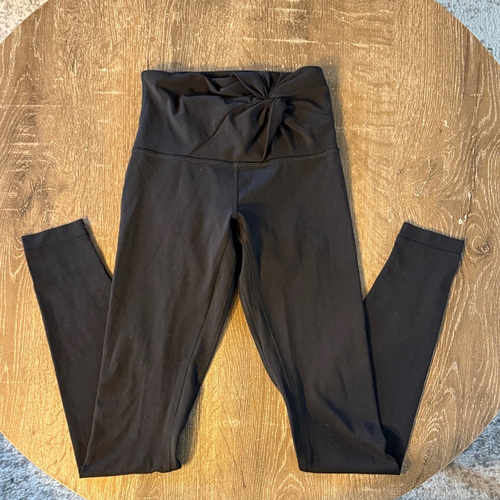 Lululemon Align Leggings with Twist Waist, Size 0